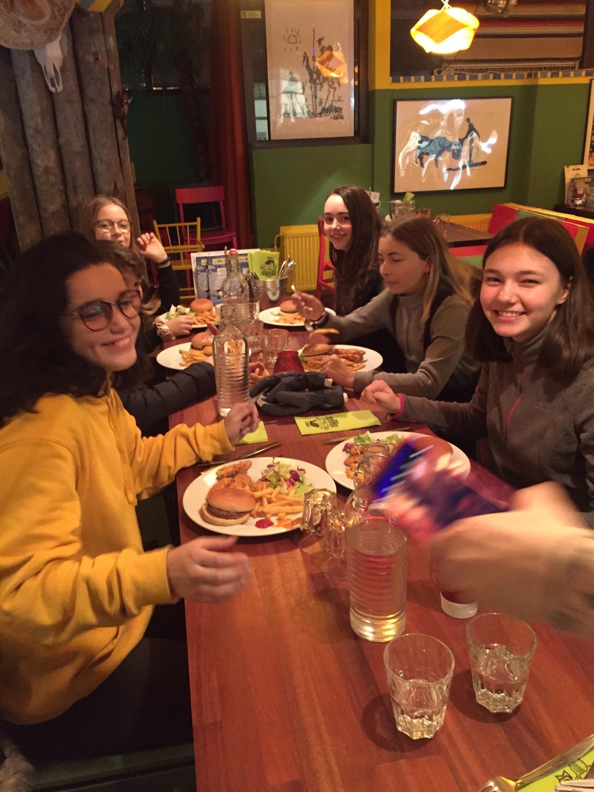 7 bis Au restaurant