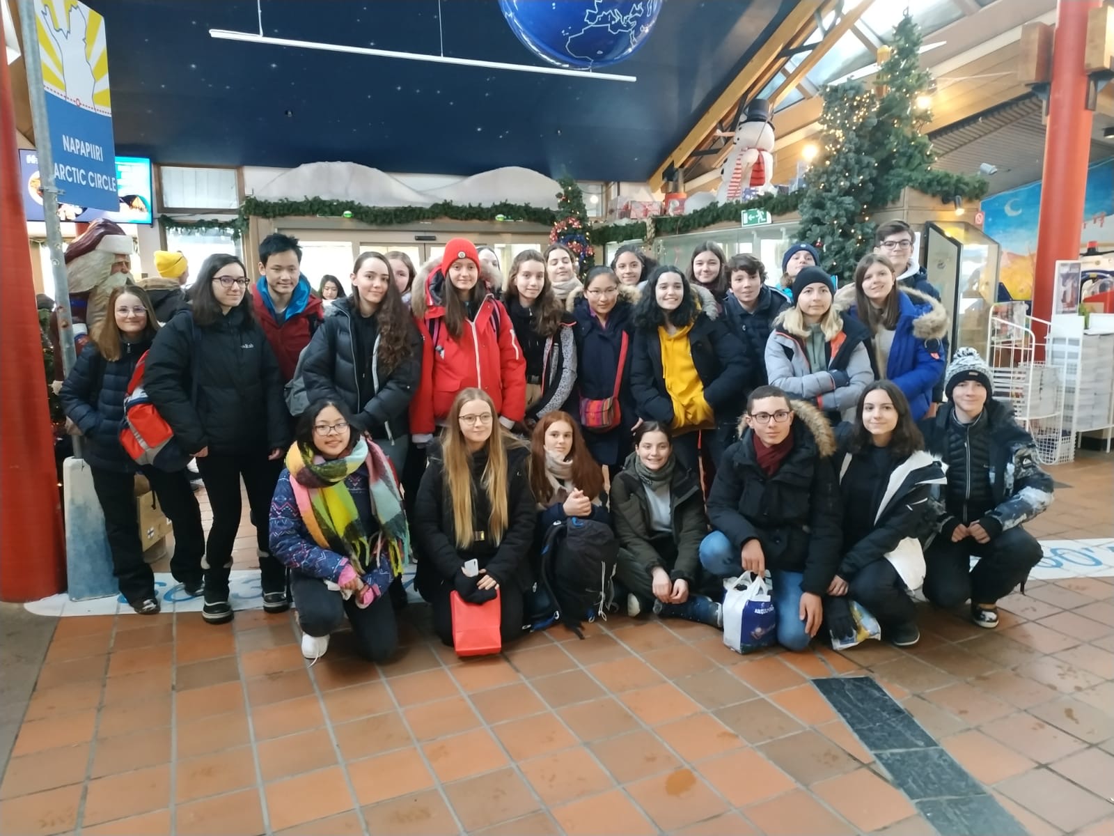 Sur la ligne du cercle polaire au village du Père Noël