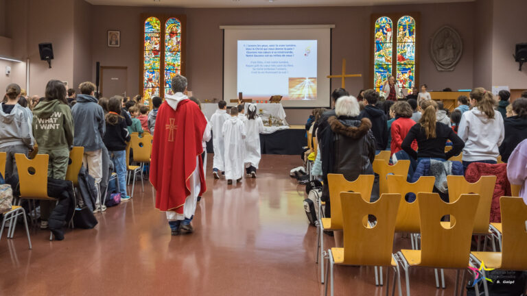 Lire la suite à propos de l’article Messe de NOËL