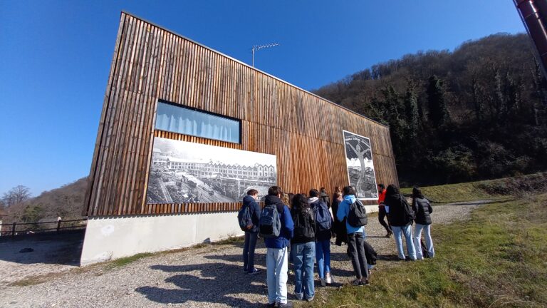 Lire la suite à propos de l’article En 3e : Visite de la maison Bergès (musée de la Houille Blanche) et visite d’une centrale hydroélectrique à Villard-Bonnot